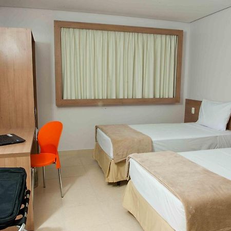 Hotel Go Inn Estacao Гоянія Екстер'єр фото