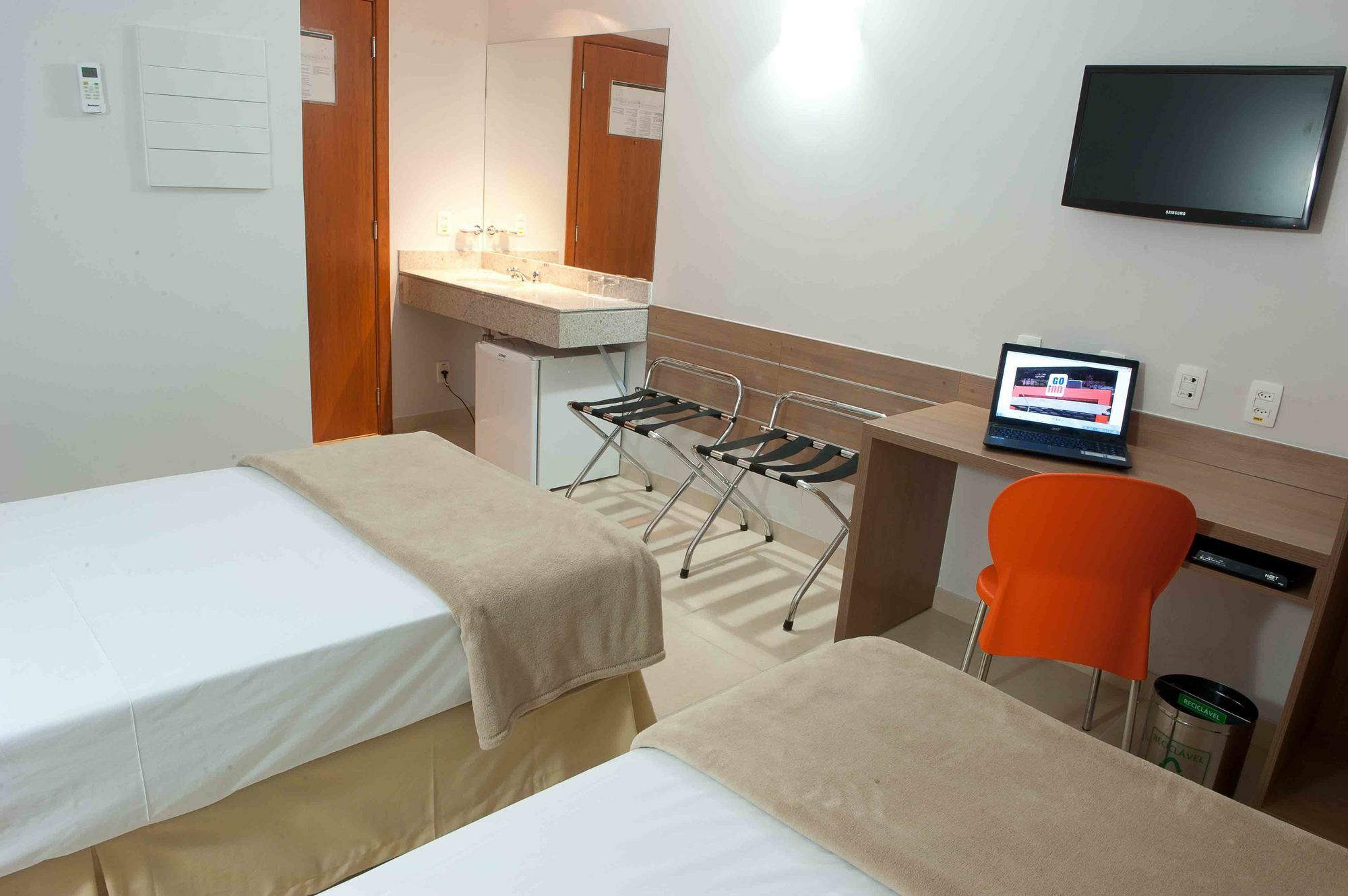 Hotel Go Inn Estacao Гоянія Екстер'єр фото